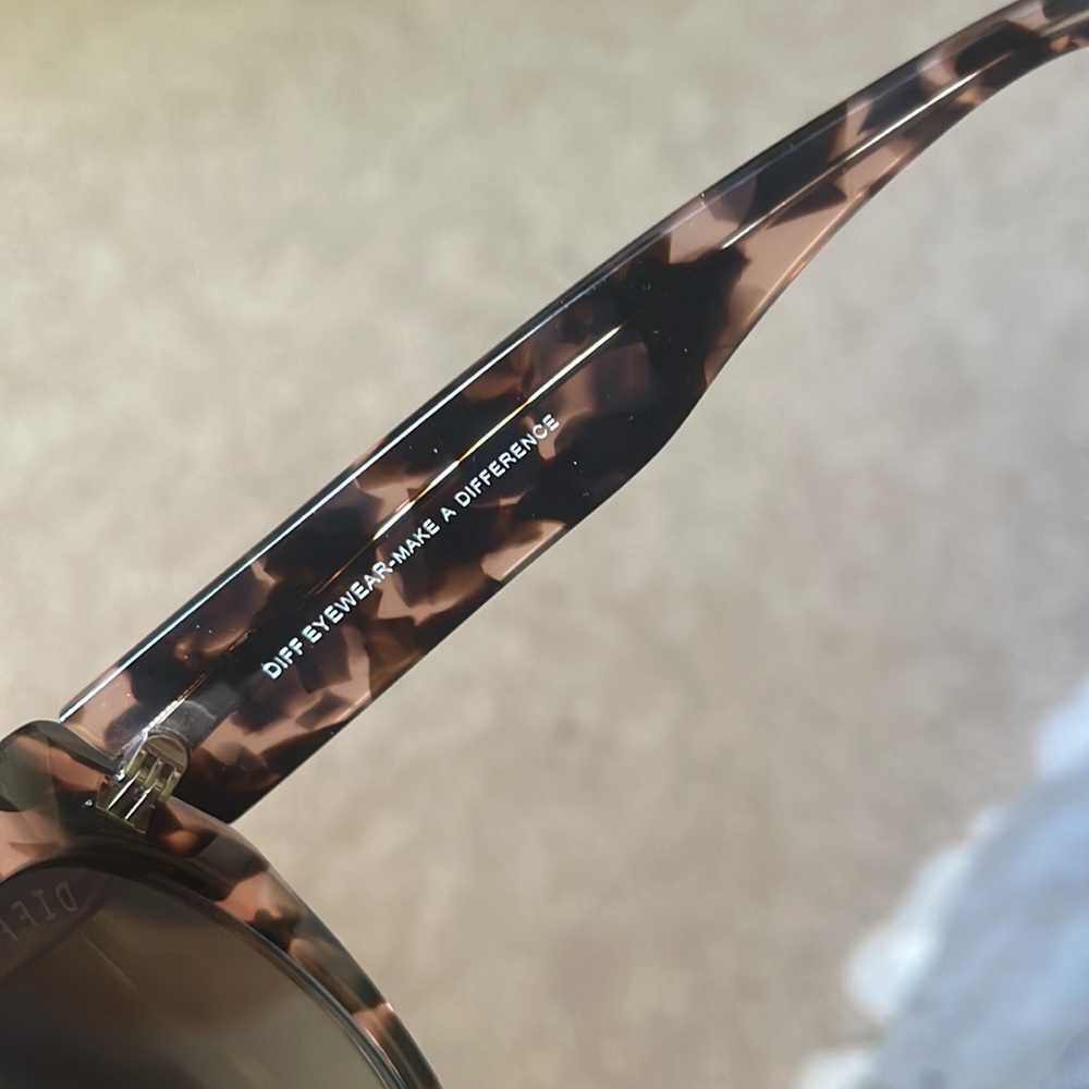 DIFF sunglasses - Picture 3 of 4